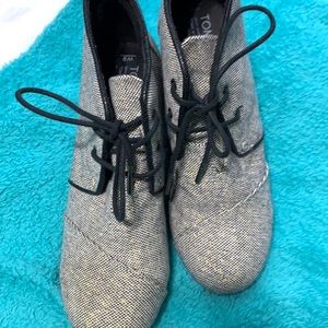 Toms Wedge Booties size 9